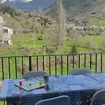 La Casa Amarilla Oto