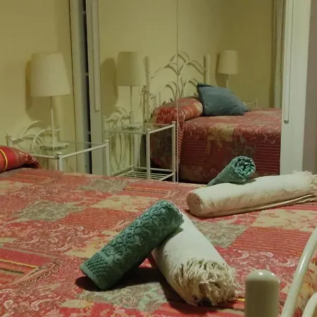 La Casa Amarilla Oto