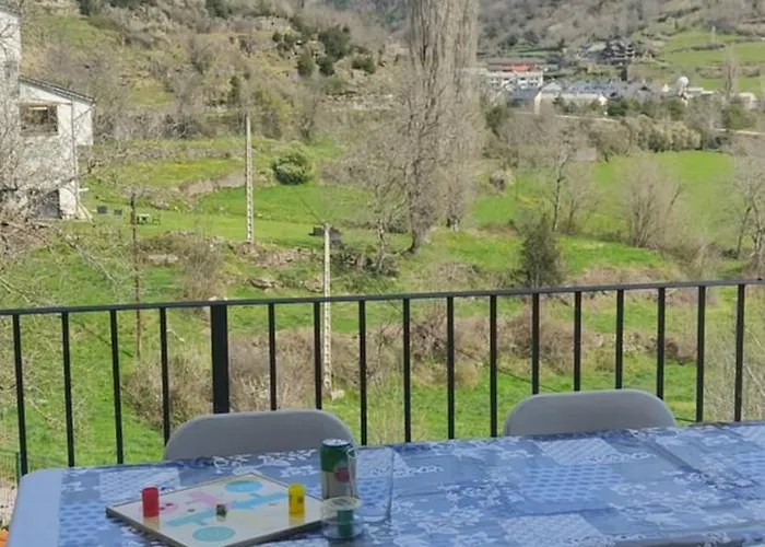 La Casa Amarilla Oto